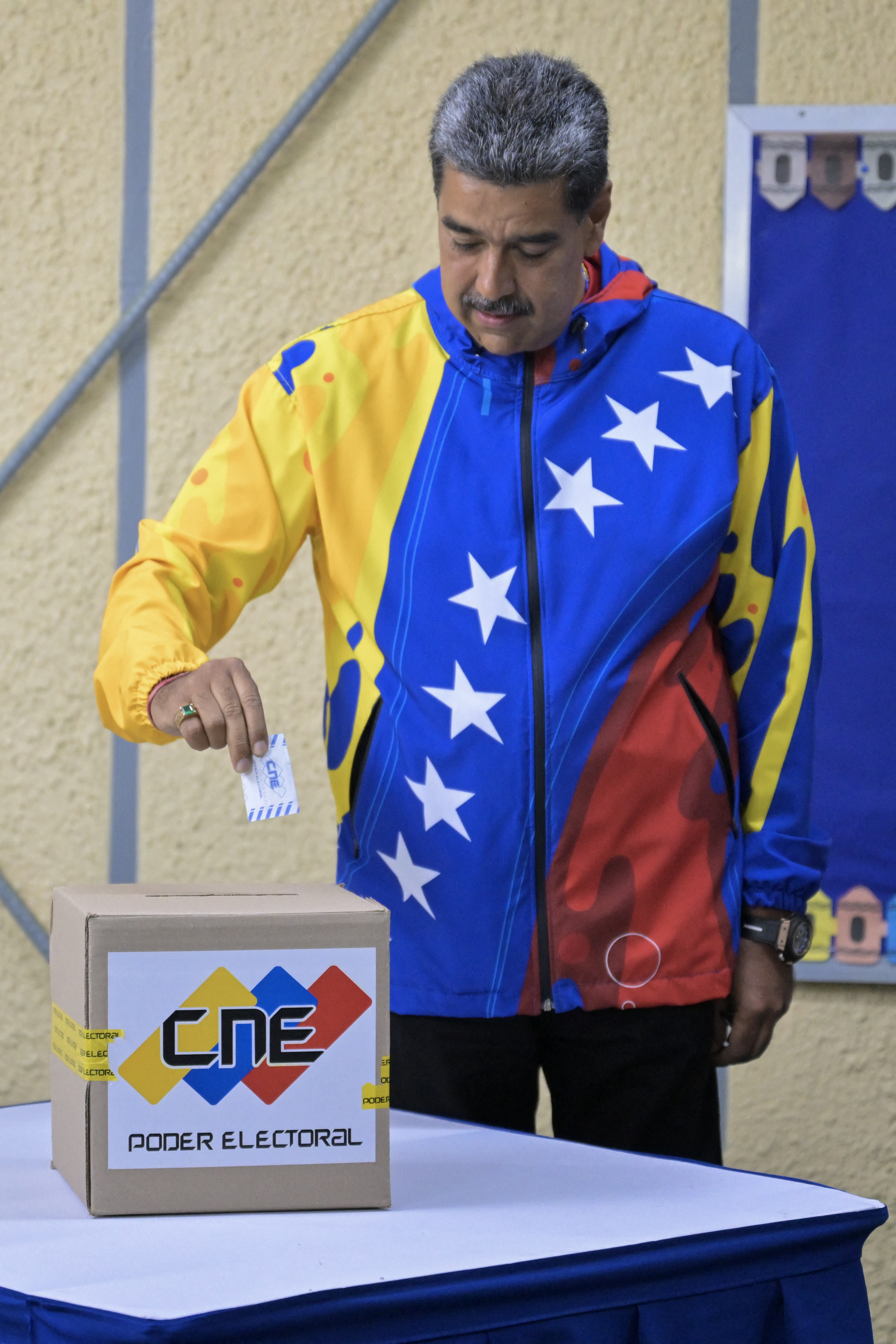 Maduro voto en las elecciones de Venezuela. (Foto: AFP) 