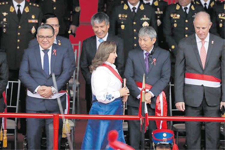  LO QUE UN DÍA FUE NO SERÁ. La presidenta pasó de largo.