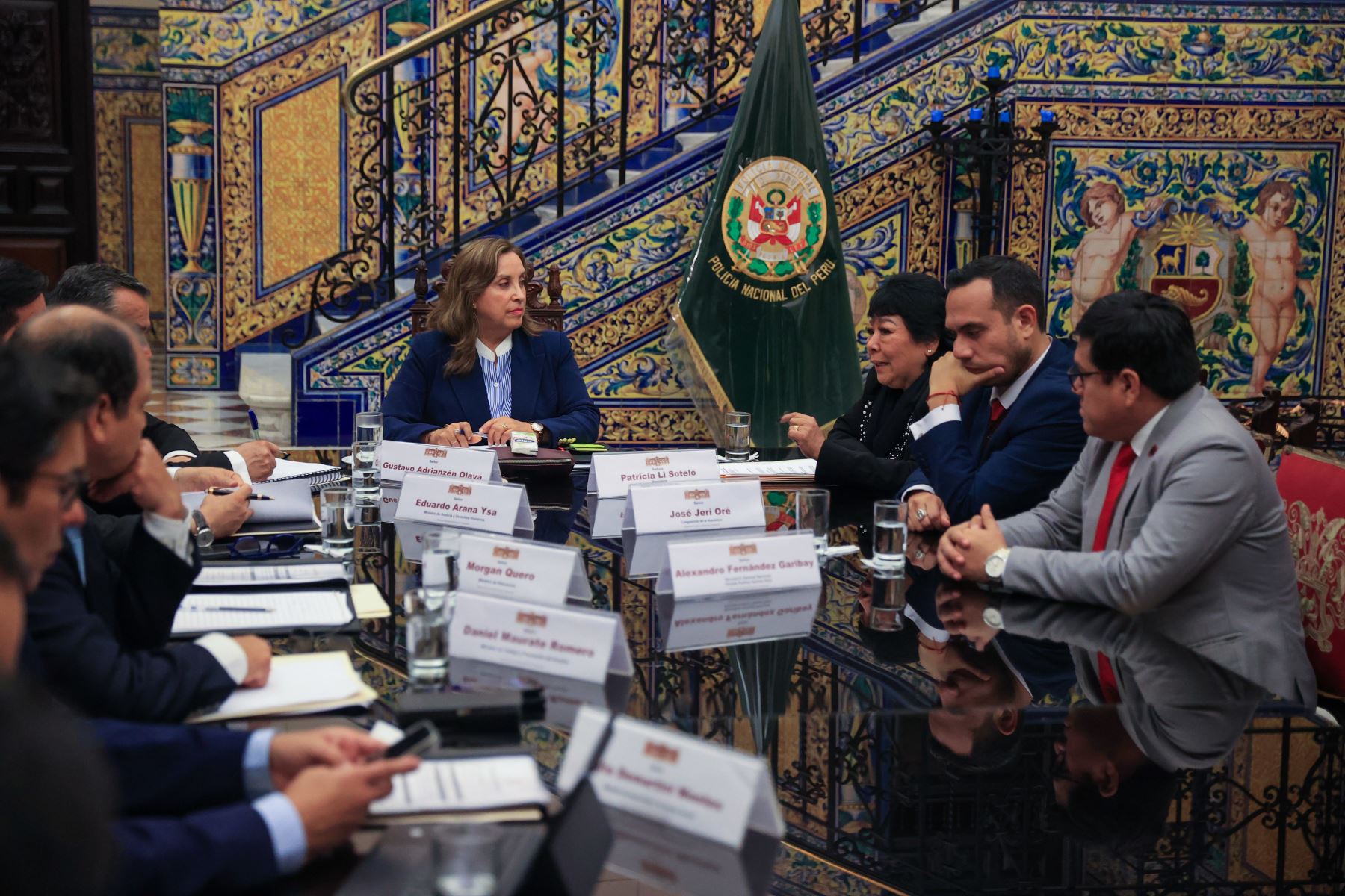 Mandataria se reunió con representantes de Somos Péru.