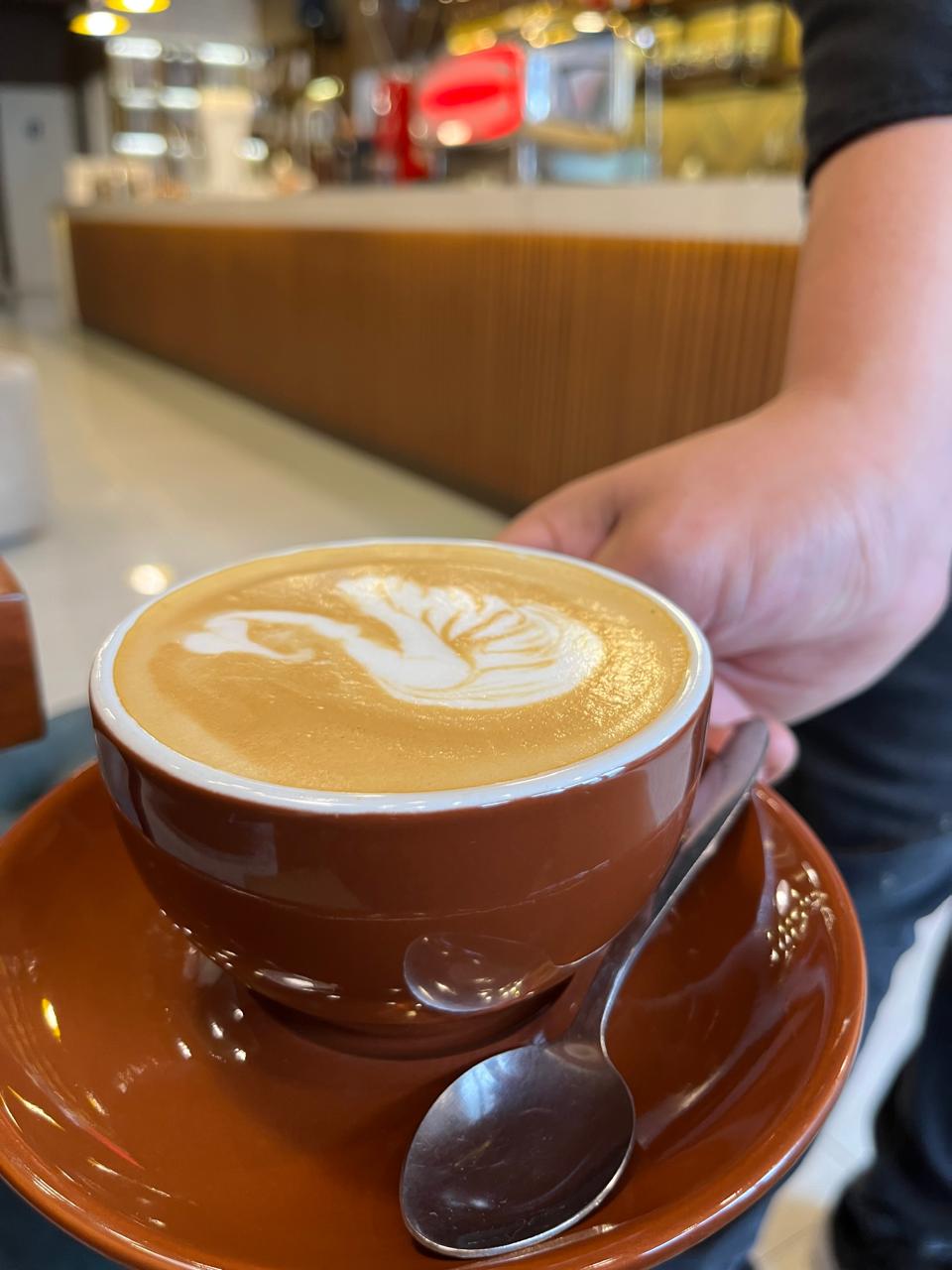 Un delicioso Capuccino en Clamore Café. 