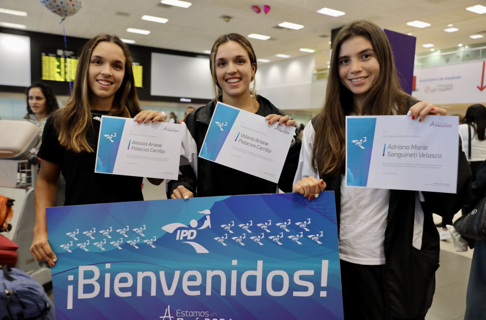  Adriana Sanguineti, Alessia Palacios y Valeria Palacios 