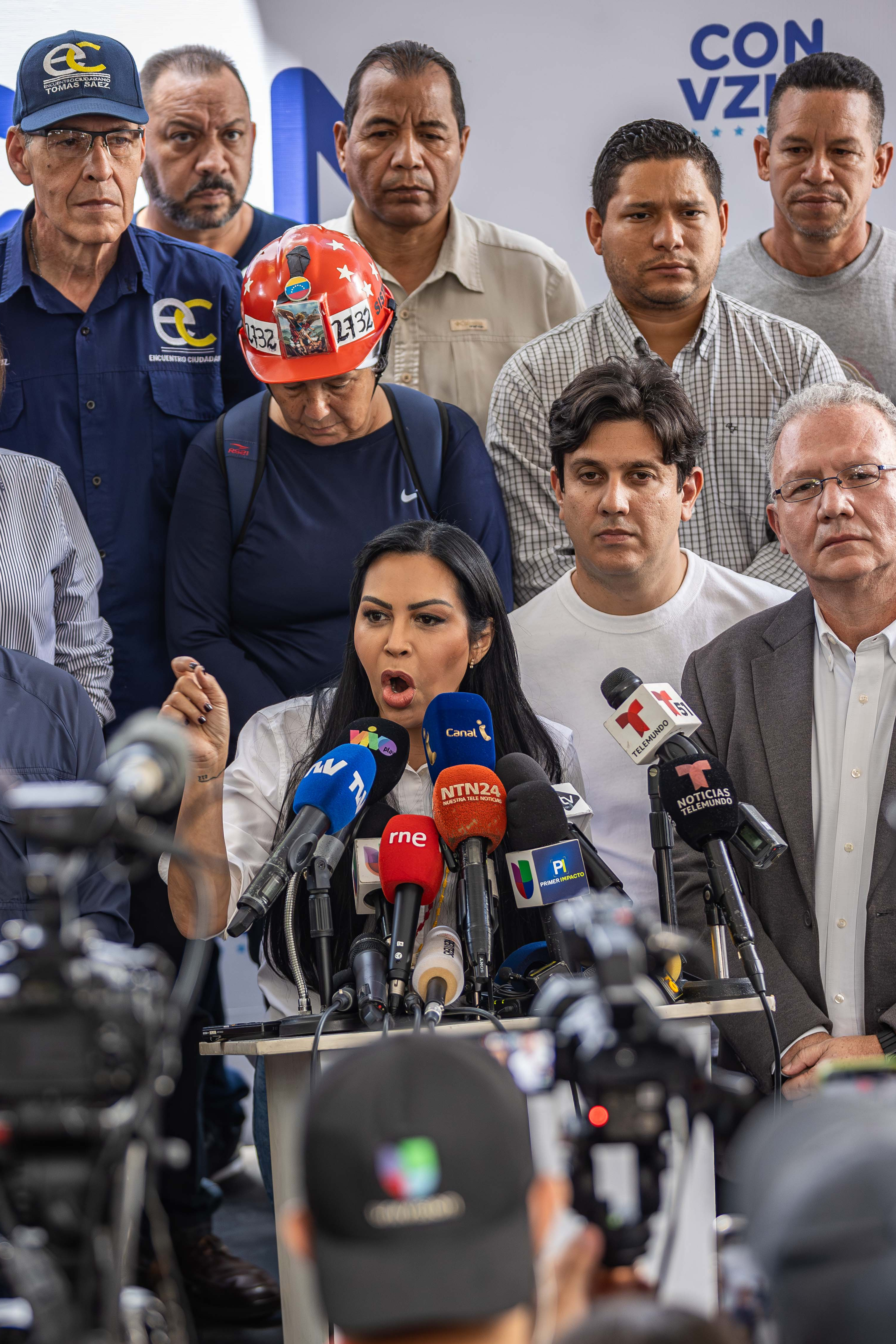 Delsa Solórzano ha denunciado el secuestro de un líder de la oposición.