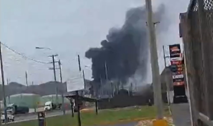 Incendio en la refinería La Pampilla en Ventanilla