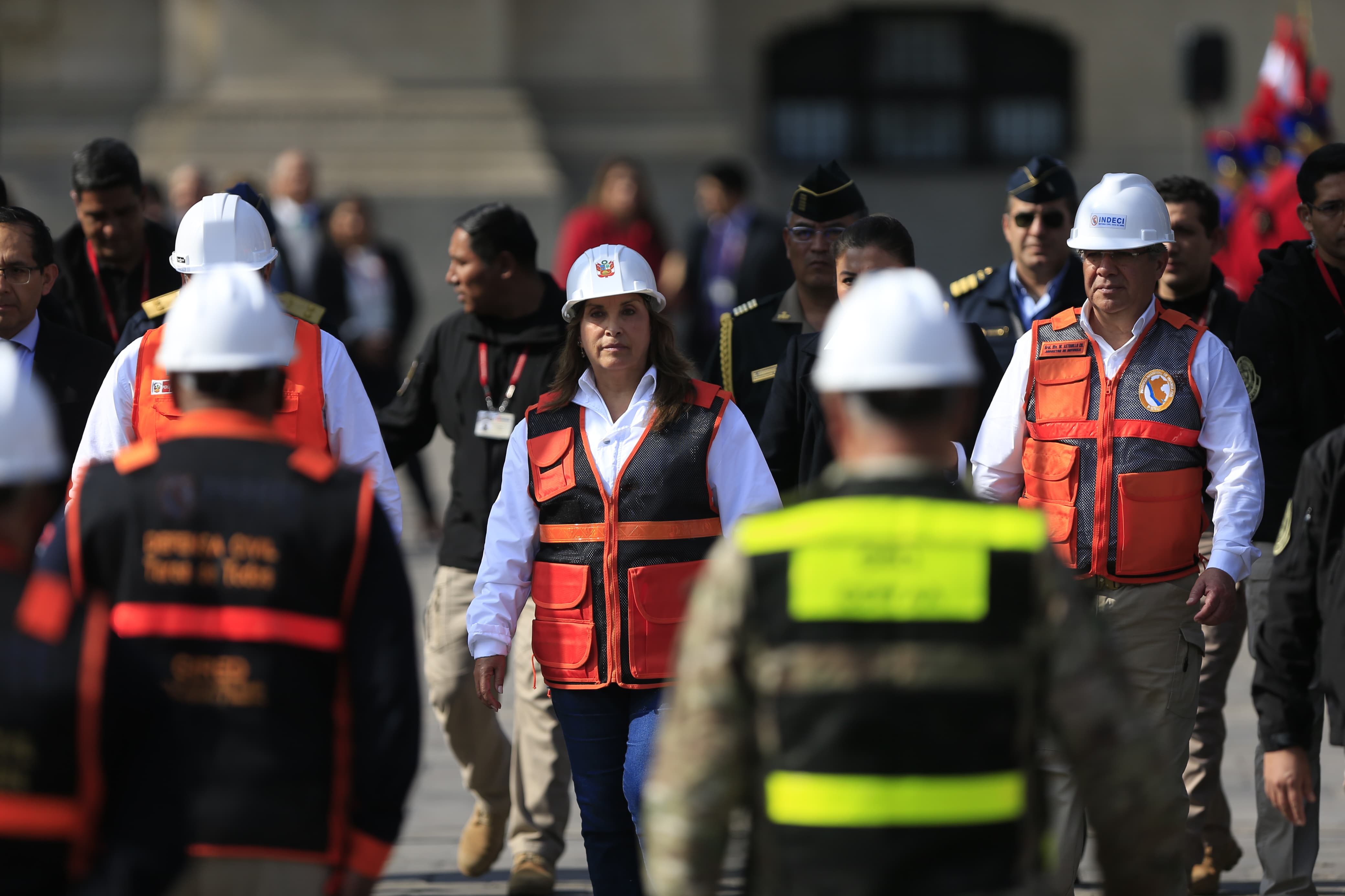 Dina Boluarte durante el simulacro de sismo. (Foto: César Bueno @photo.gec)