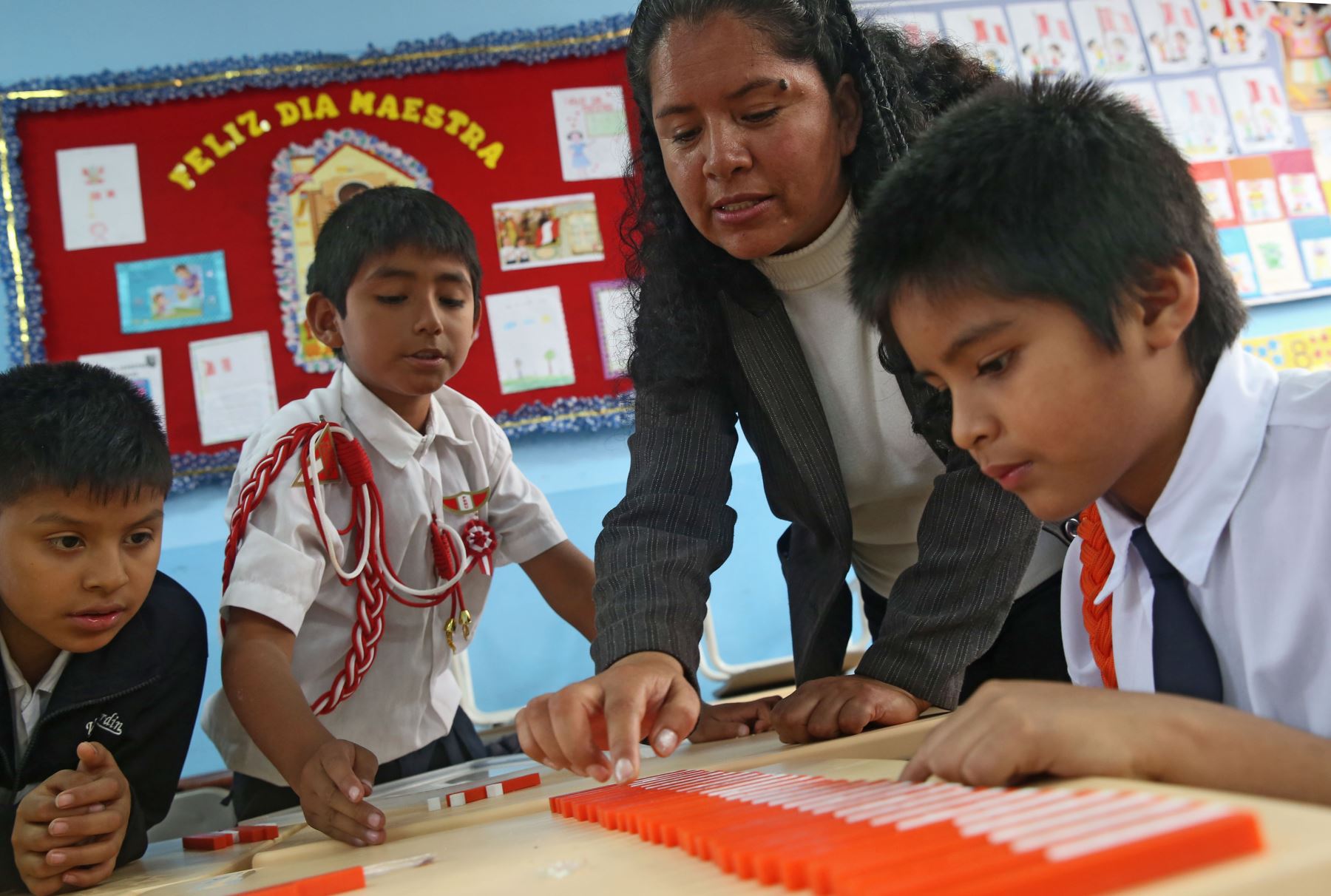 Docentes peruanos