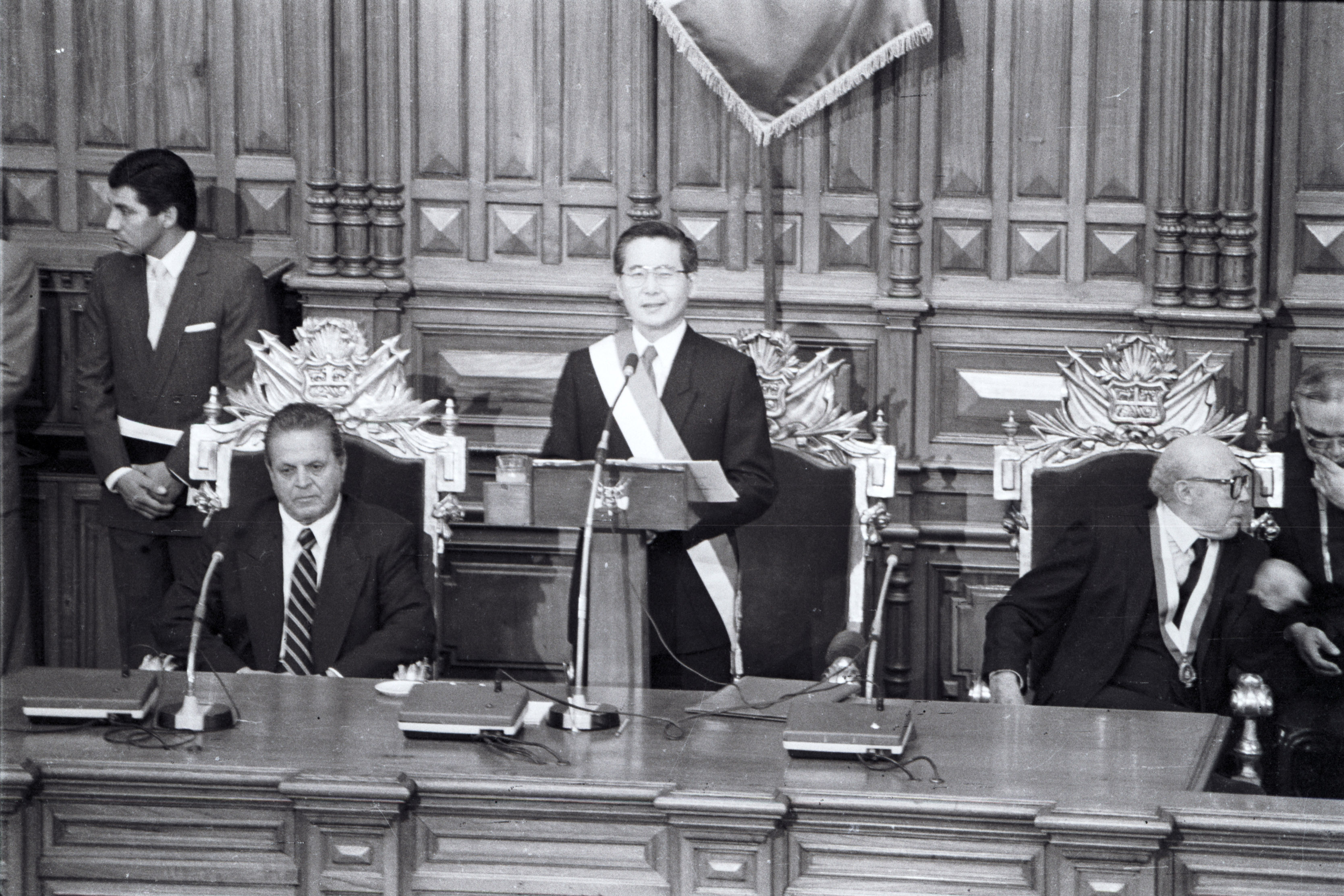 Fujimori da mensaje a la Nación (1991). (Crédito: Archivo Fotográfico del Congreso de la República)