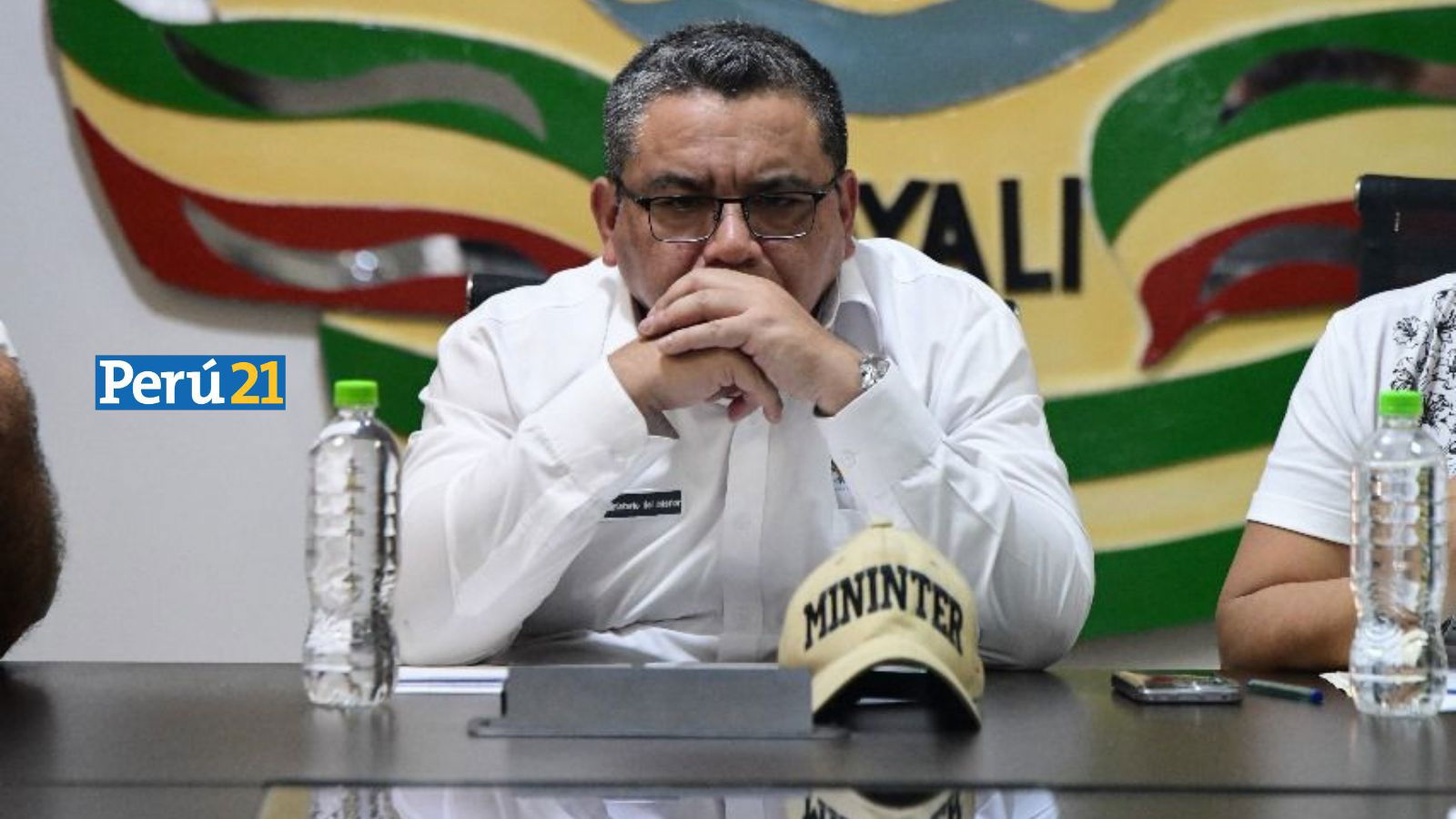 El 82% considera que Santiváñez es el escudero de Boluarte en las investigaciones policiales y judiciales por el caso Rolex.