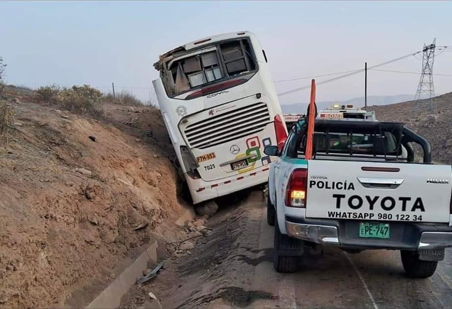 Accidente habría sido por excesiva velocidad. 