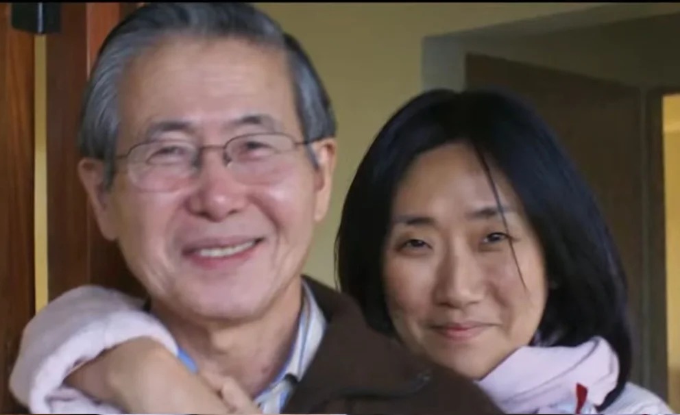 Fujimori y su esposa.