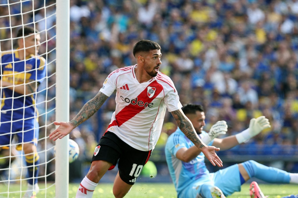 Gol de Lanzini supreclásico de Argentina Boca River