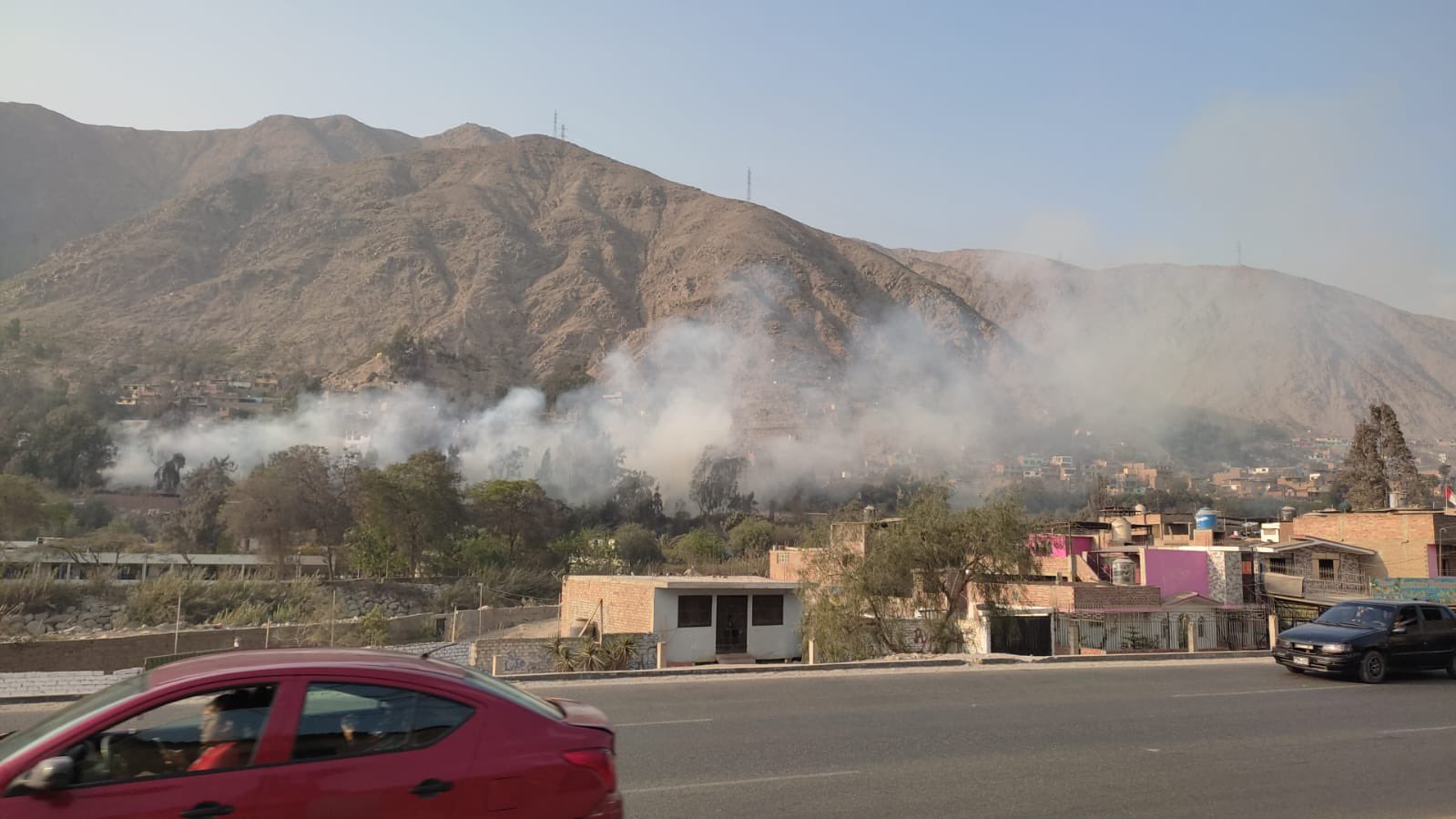 Incendio forestal en Chosica