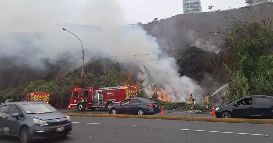 Incendio en la Costa Verde