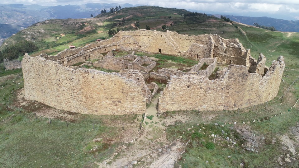 El 30 de agosto, el entorno de este monumento arqueológico fue afectado por un incendio forestal, que se extendió en gran parte de este importante lugar ubicado en la provincia de Sánchez Carrión, región La Libertad.