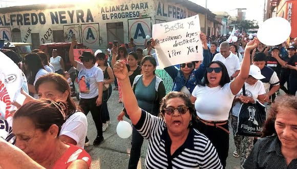 Población de Sullana marchó este domingo para exigir más seguridad.