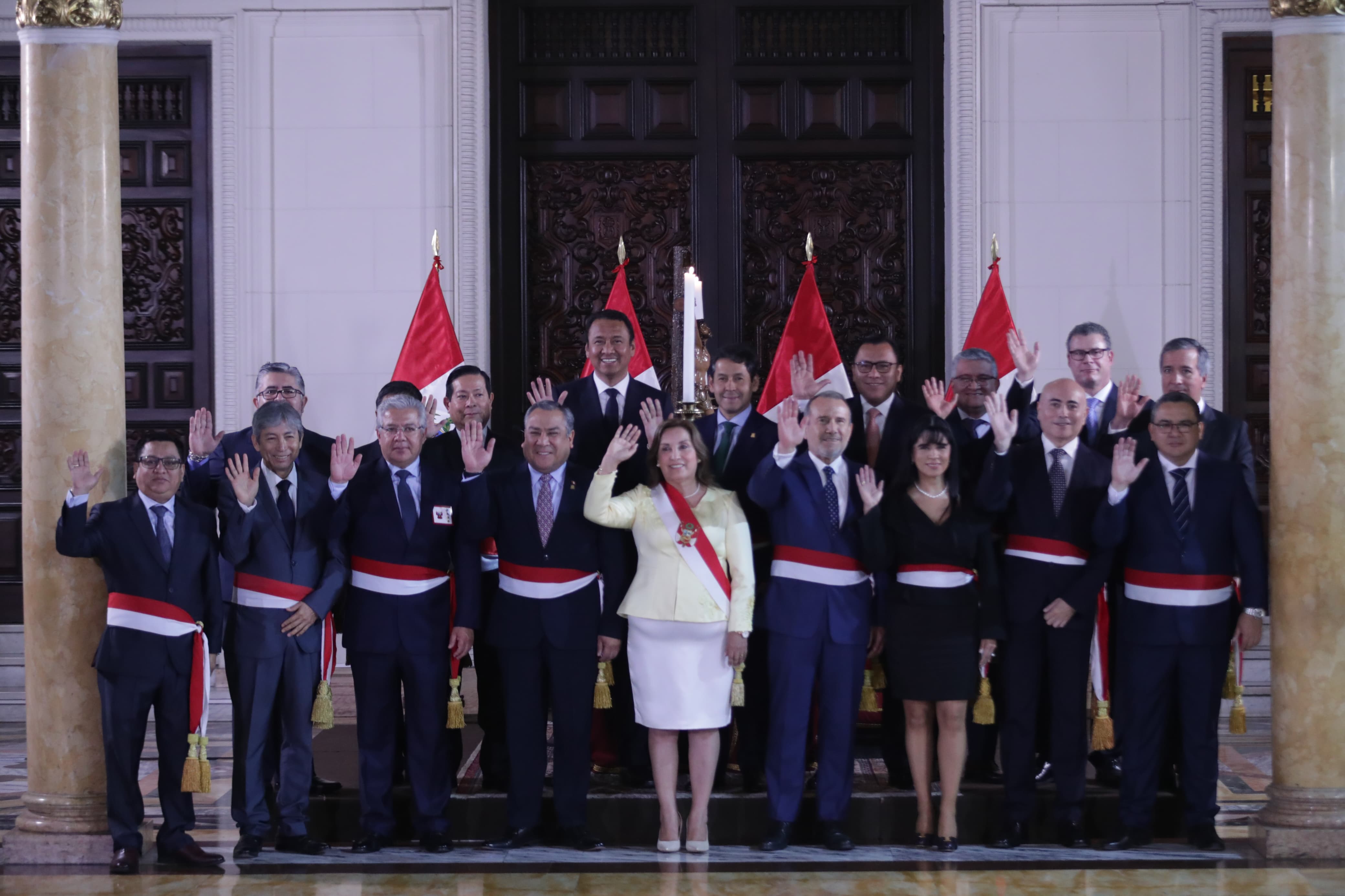 Juramentación de ministros de Estado comenzó pasada las 12:30 de la tarde. 