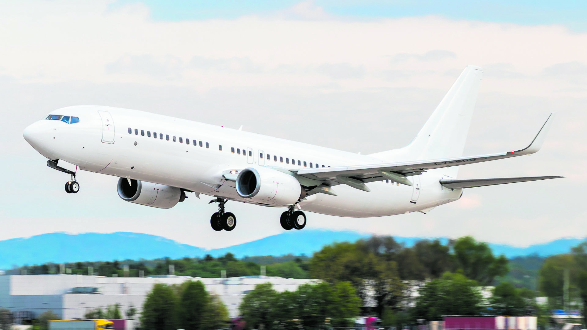 DE SEGUNDA. El Boeing 737-800 es usado para viajes comerciales de hasta 189 pasajeros. La FAP indicó que se adquirirá un modelo de segunda, y no descartó que reemplace el avión que usa Dina Boluarte. (Foto: Ascend Airways)