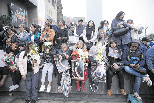 Simpatizantes fueron al velorio de Alberto Fujimori. (Antonio Melgarejo/@photo.gec)