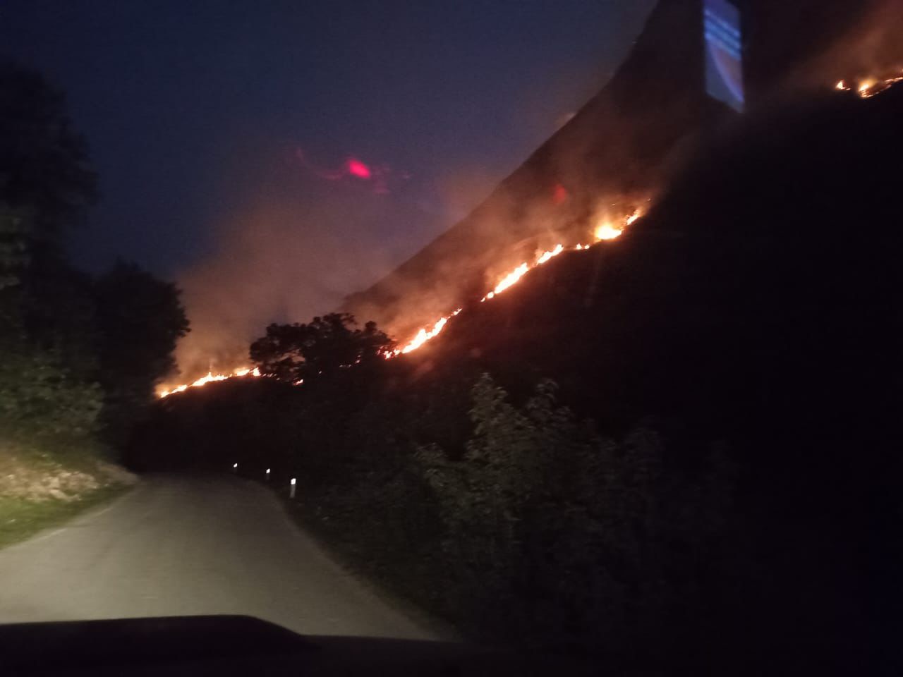 SE QUEMAN NUESTROS BOSQUES. Incendios forestales en Perú. Foto de siniestro en Leymebamba es uno de los veintiún distritos de la provincia de Chachapoyas.