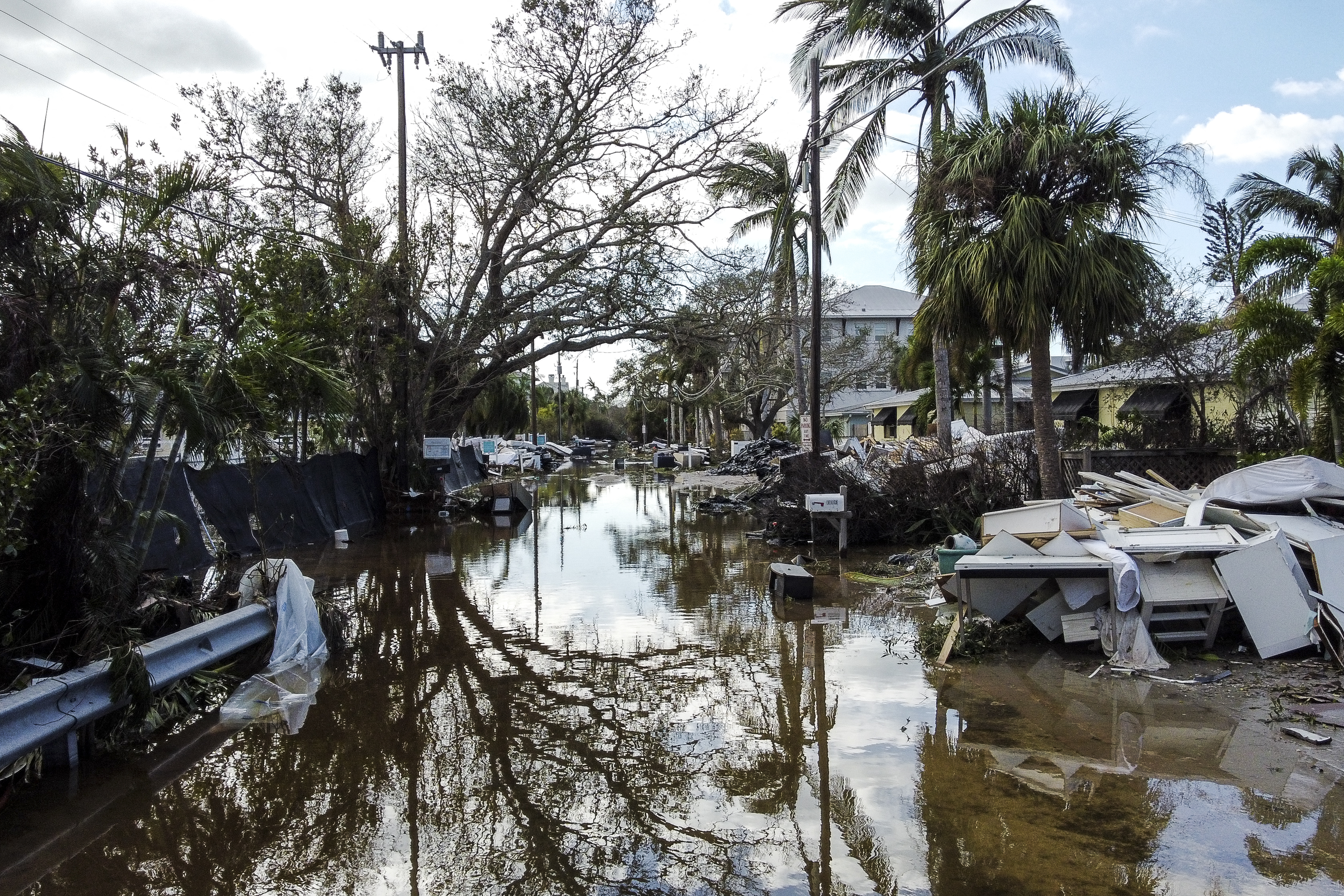 Destrucción ocasionada por el huracán Milton en Florida. (AFP)