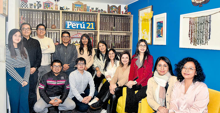 Convenio. Postal de la reunión que selló la alianza entre Perú21 y Caene. Cecilia Valenzuela, directora del diario, intercambió ideas sobre las oportunidades y desafíos del país con 12 representantes de la empresa consultora.