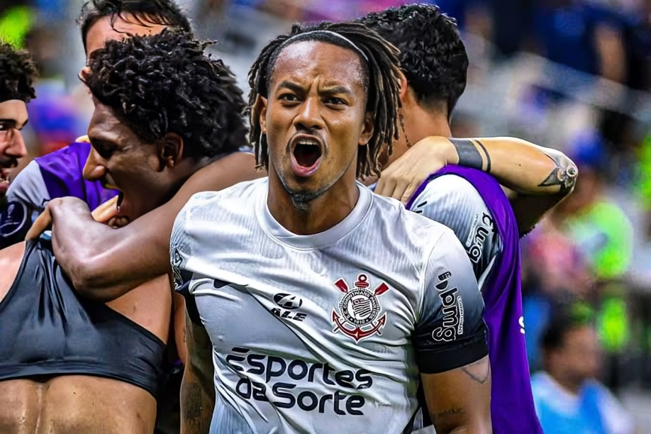 André Carrillo es titular indiscutible para Ramón Díaz en Corinthians