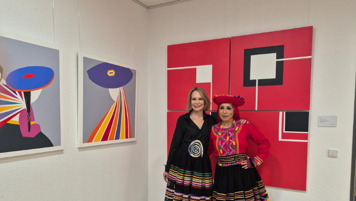 ‘Patica’ Jenkins, destacada representante del arte concreto contemporáneo, ha participado en diferentes exposiciones pictóricas en Lima, Buenos Aires, Madrid, Nueva York y ahora, por primera vez, en Berlín.