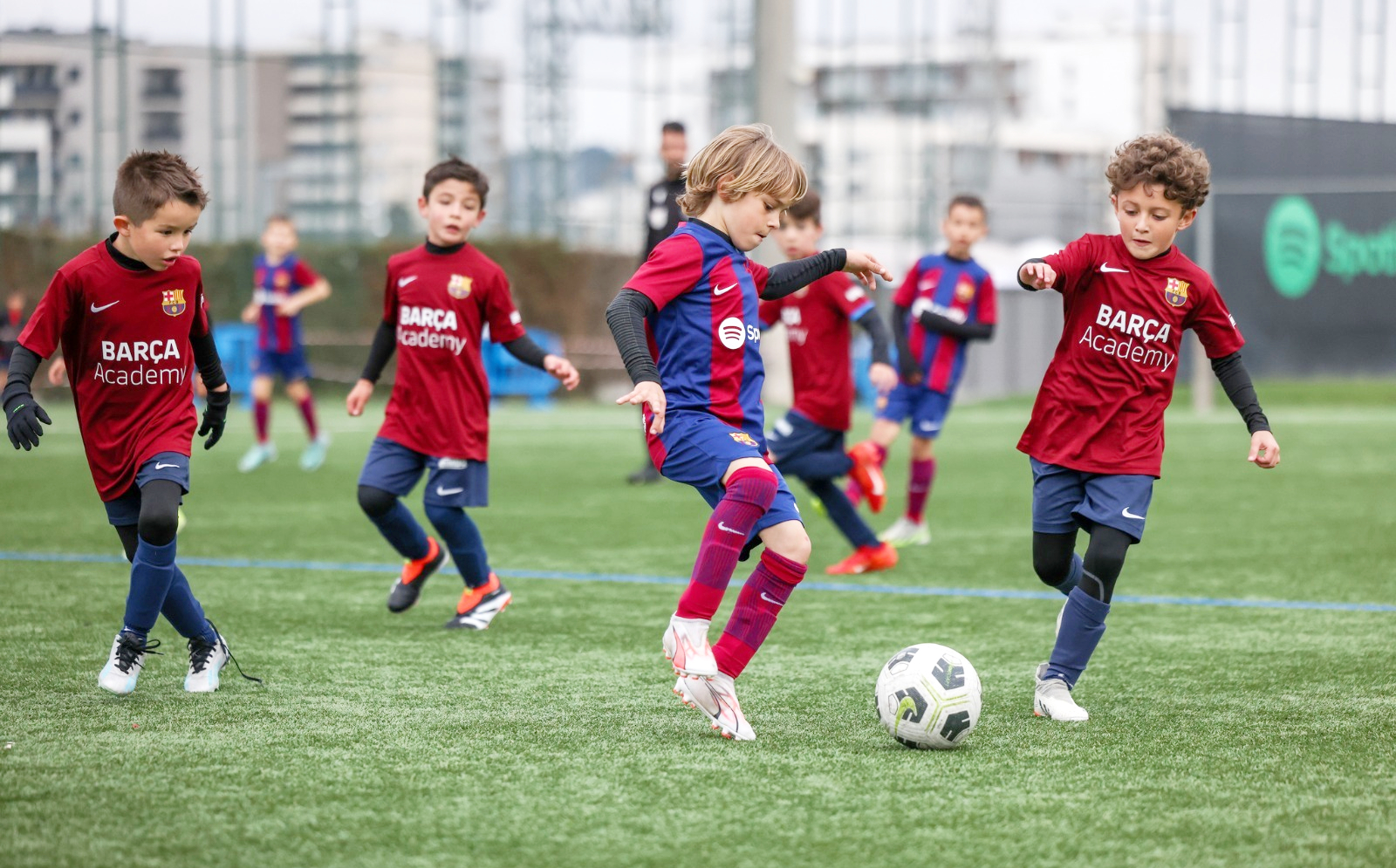 Los niños y niñas seleccionados jugarán la Copa del Mundo y de Las Américas del Barça Academy Camp