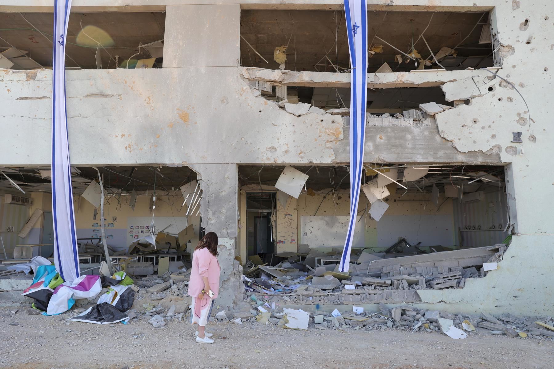 Escuela en Gedera es dañada tras el lanzamiento por Irán de misiles balísticos hacia Israel