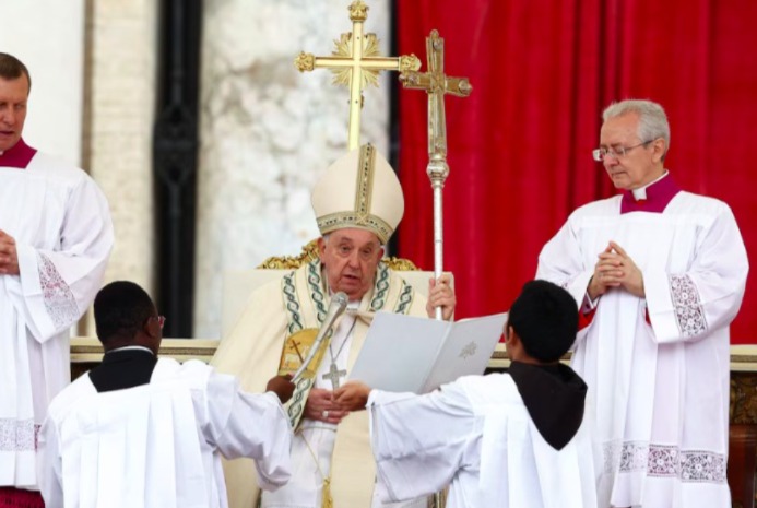 Papa Francisco encabezó ceremonia. (Foto: Reuters)