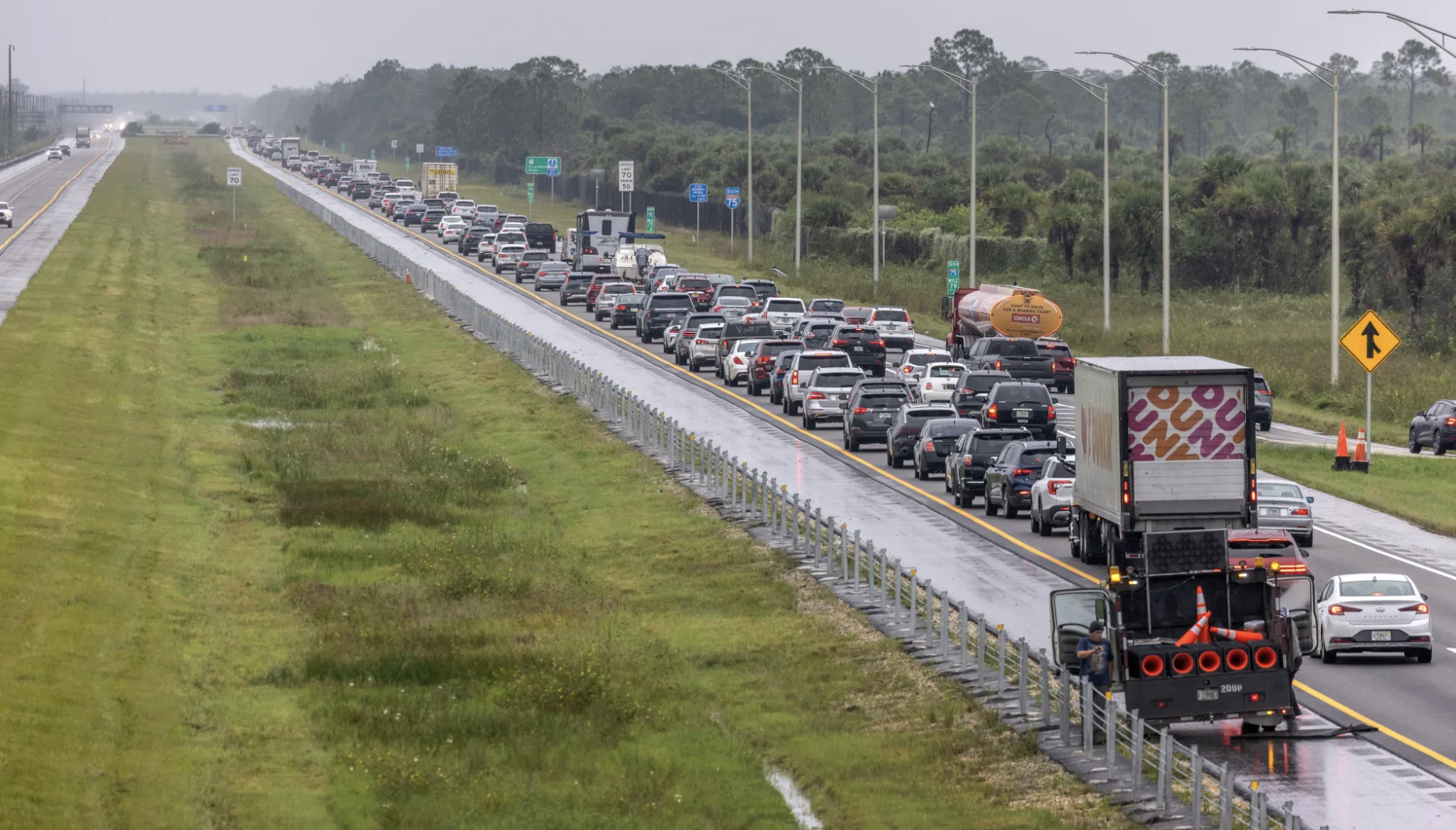 por seguridad. Miles vienen saliendo de la región amenazada.