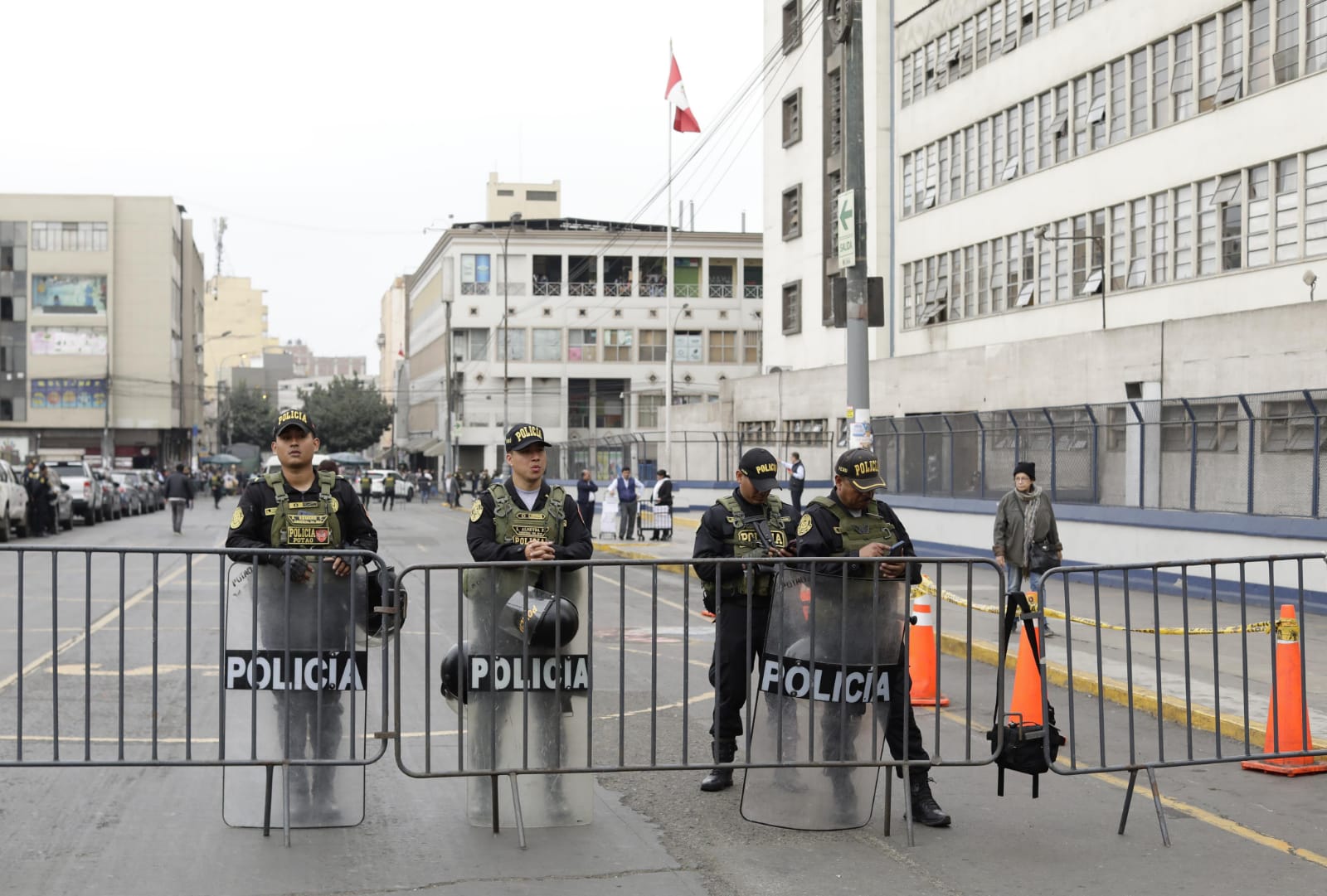 Policías resguardan Fiscalía