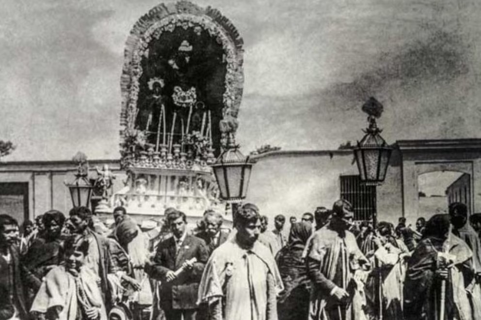 Primera procesión del Señor de los Milagros. (Foto:Captura)