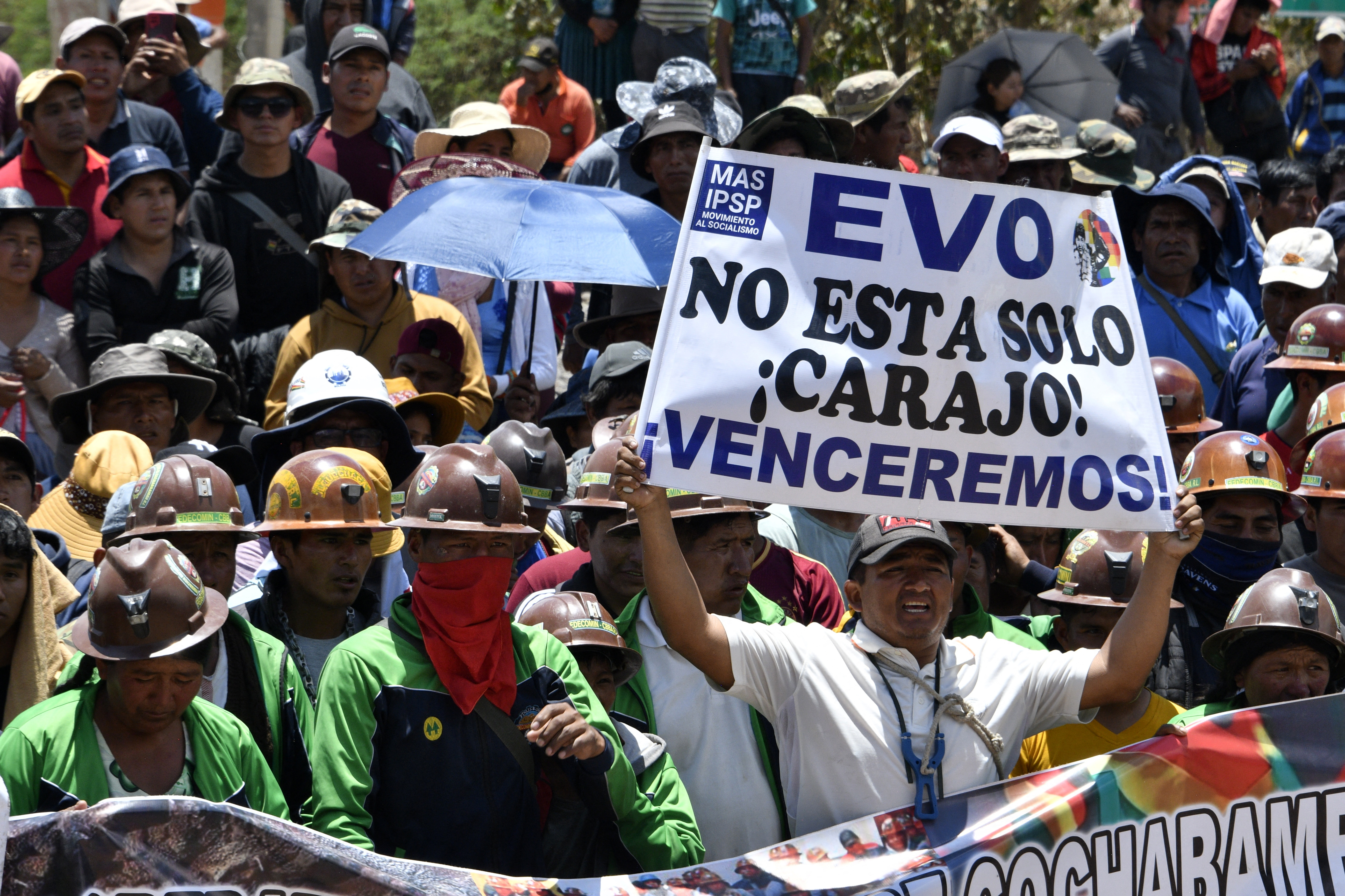 Simpatizantes de Evo Morales protestan contra el gobierno. (AFP)