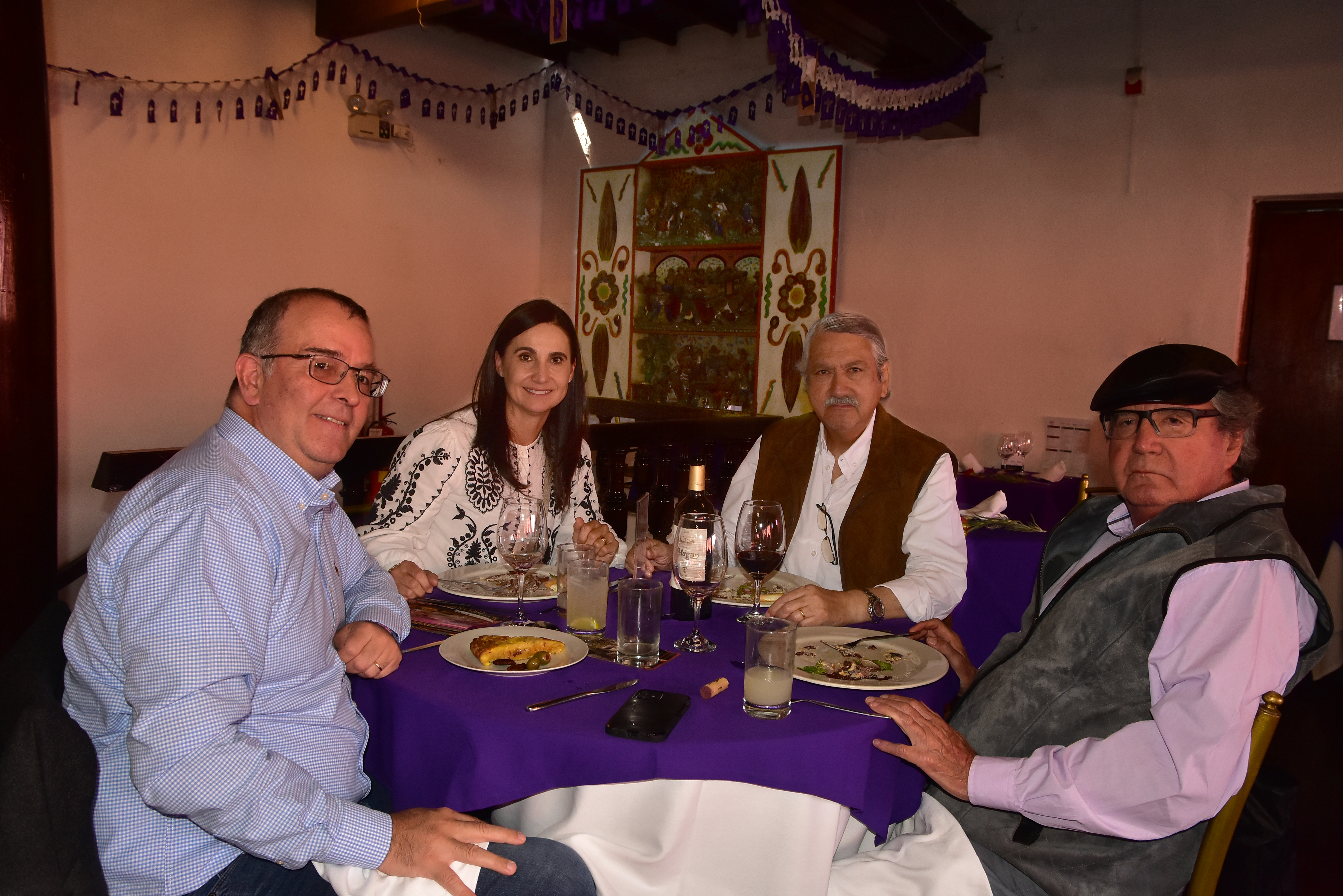 José Luis Silva Martinot y Giselle Durand con Carlos y Jorge Villacorta 