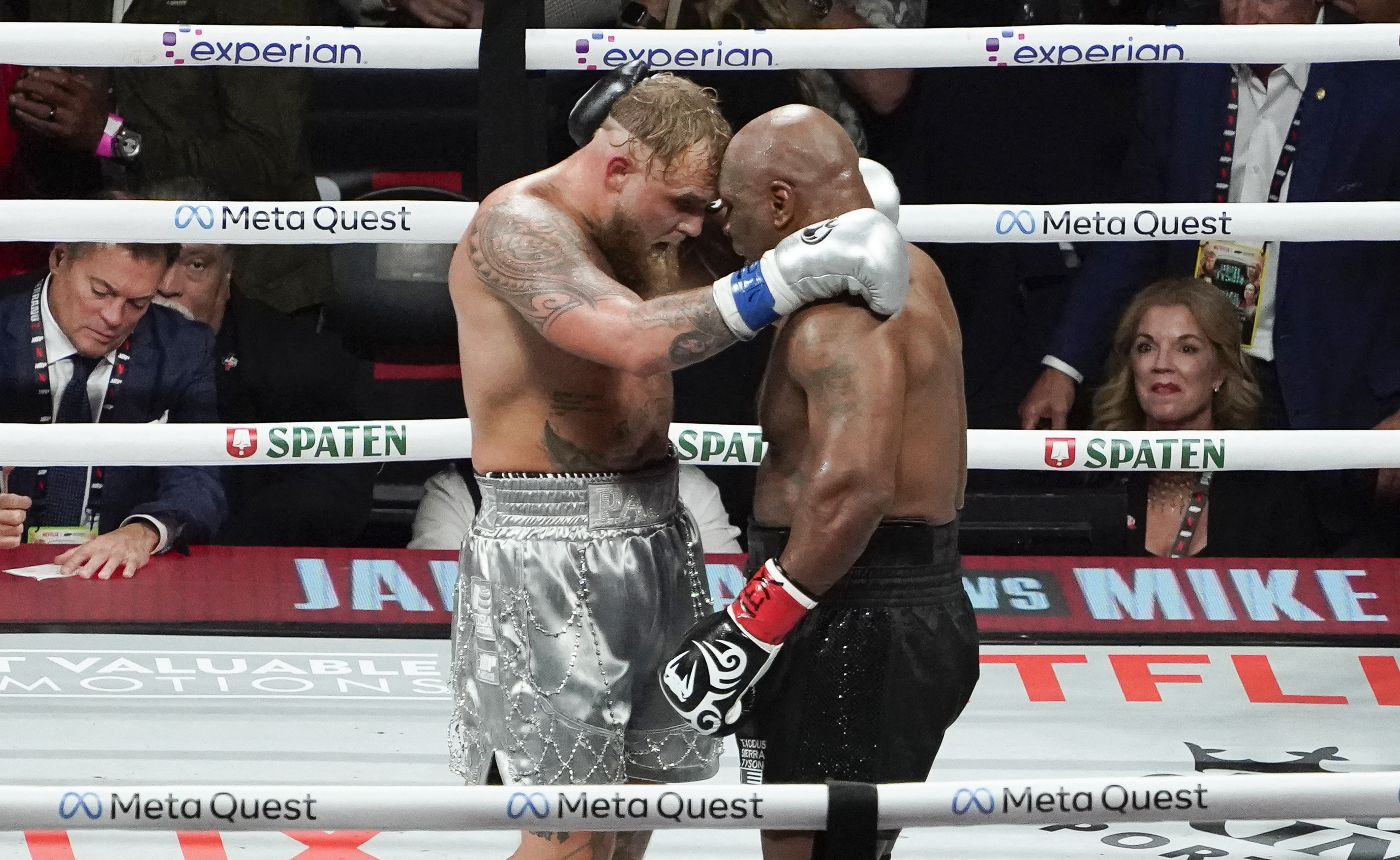 Mike Tyson regresa al ring y enfrenta a Jake Paul en emocionante combate