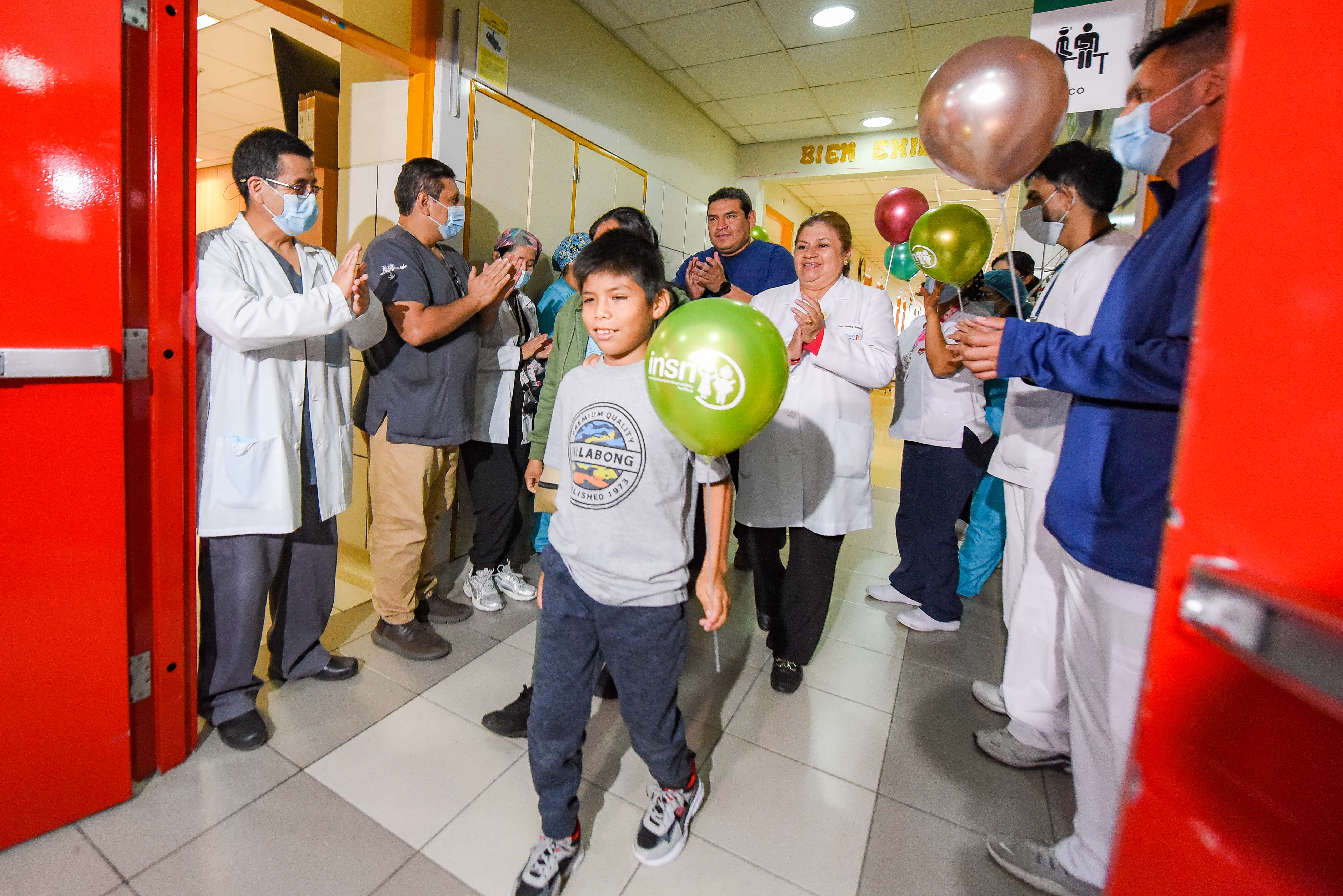 El menor fue sometido a cirugías especializadas que fueron cubiertas al 100% por el Seguro Integral de Salud.