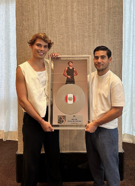 Pascal y su disco platino