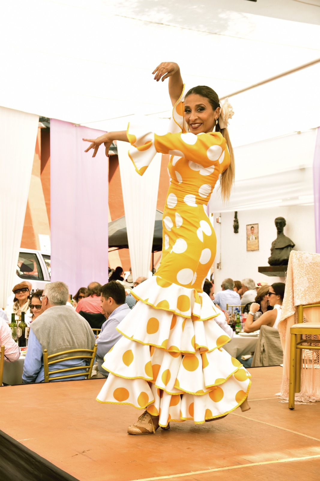 Erika Bonelli, bailaora de Flamenco Nuestro en La Taberna Sevillana