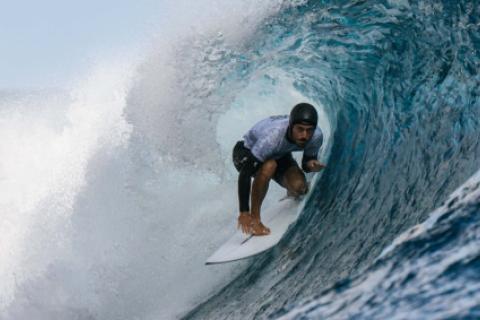 Alonso Correa, surf