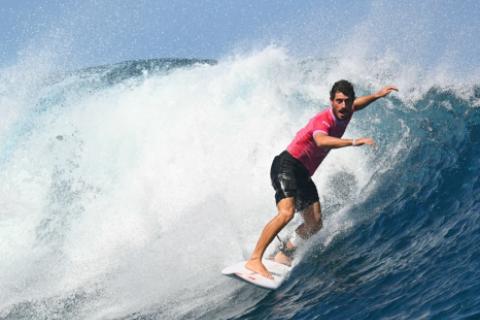 Alonso Correa quedó en cuarto lugar en los Juegos Olímpicos de surf en París 2024.