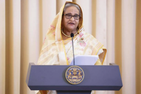 La primera ministra de Bangladesh, Sheikh Hasina, dimitió este lunes y abandonó el país.