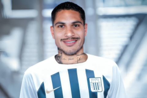 Paolo Guerrero con camiseta de Alianza Lima 2024 (Diseño: Difusión).