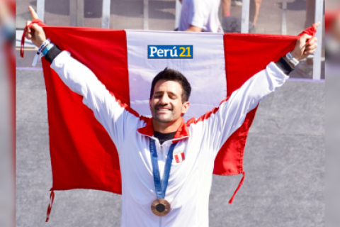 Stefano Peschiera marchó en el desfile de campeones de París 2024 (Foto: IPD).