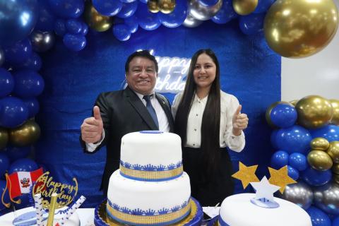 por operar. En la puerta del edificio se muestra la licencia de funcionamiento emitida por la Municipalidad de Lima. Foto: Martin Pauca/ Perú21