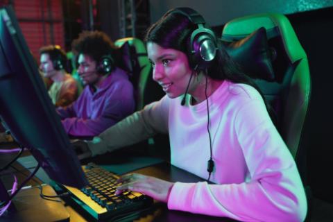 Mujeres en la industria de los videojuegos: desafíos y oportunidades 