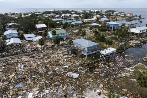 Huracán Helene deja muerte y destrucción a su paso. (AFP)