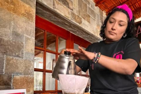 Johanna Paternina es caficultura de Quillabamba, Cusco, y es la creadora de la cafetería Arisumak.