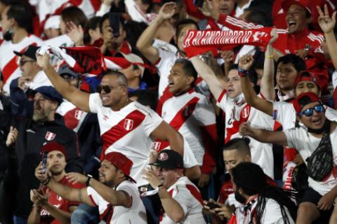 Hinchas de Perú en las Eliminatorias