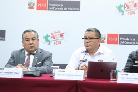 Gustavo Adrianzén y Juan José Santiváñez. (PCM)