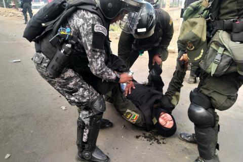 Bolivia: Doce policías heridos tras choque con seguidores de Evo Morales. (Foto: AFP).